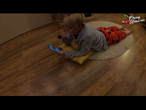 ❤️ Τρελή ξανθιά ρουφάει τεράστιο πουλί και χοροπηδάει πάνω του - πρωκτικό σεξ ❤❌ Βίντεο σεξ ☑